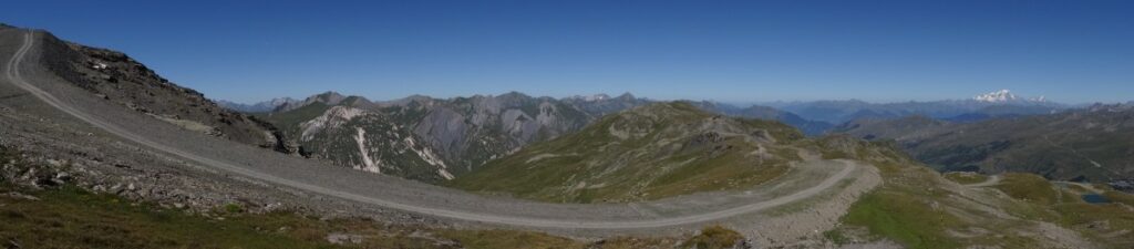 C'est en bas du mur qu'on voit le mieux le mur