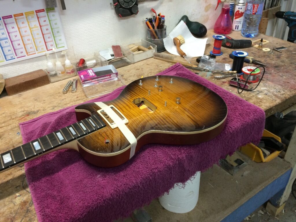 Première couche de brillant